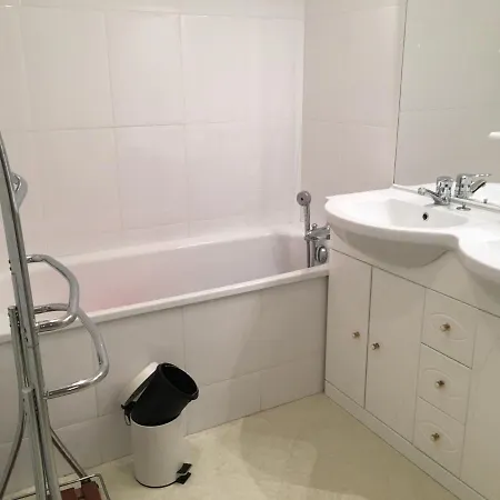 Apartment Bel Avec Balcon Expose Sud Et Parking Proche - Fr-1-482-30